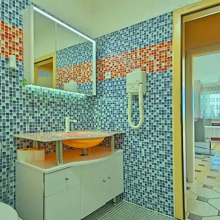1 Bedroomawesome In Apartment *