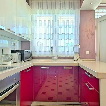 Apartment 1 Bedroomawesome In