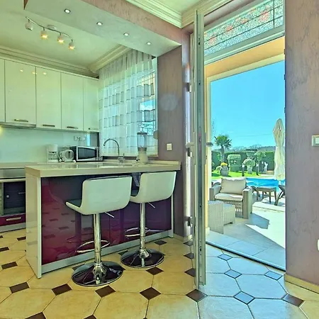 1 Bedroomawesome In Apartment